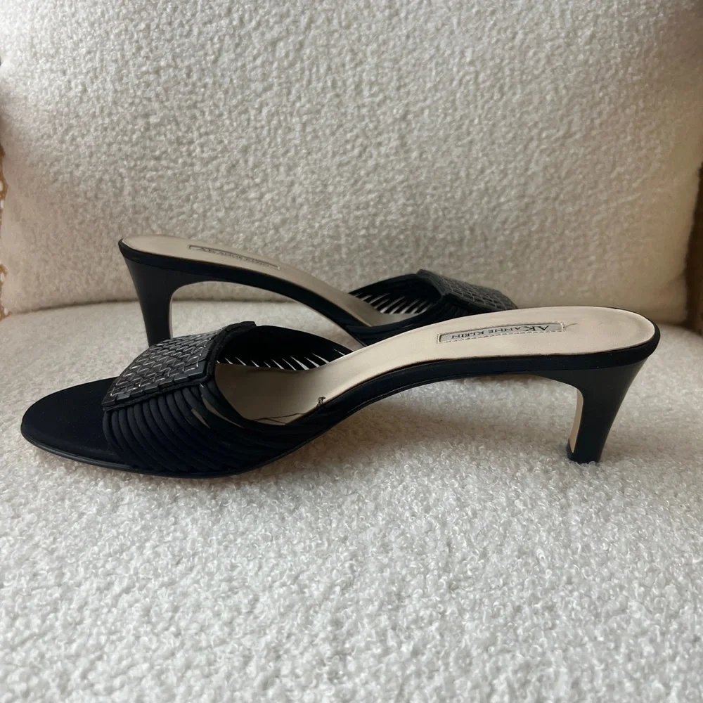 Anne Klein kitten heels - Picture 2 of 4